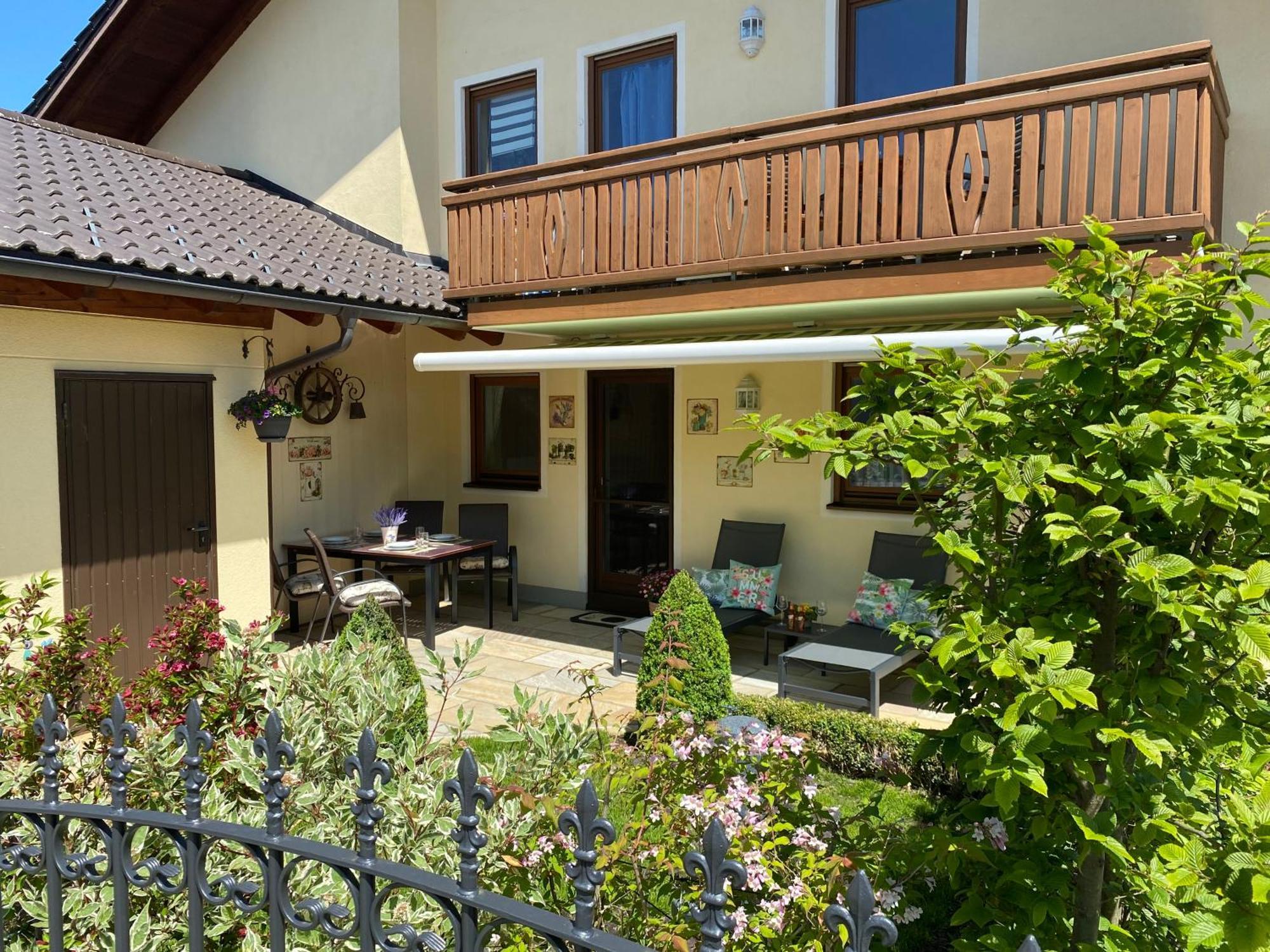 Alpenappartement Traumzeit - Pool / Eigene Terrasse / Garten Bernau am Chiemsee Exterior photo